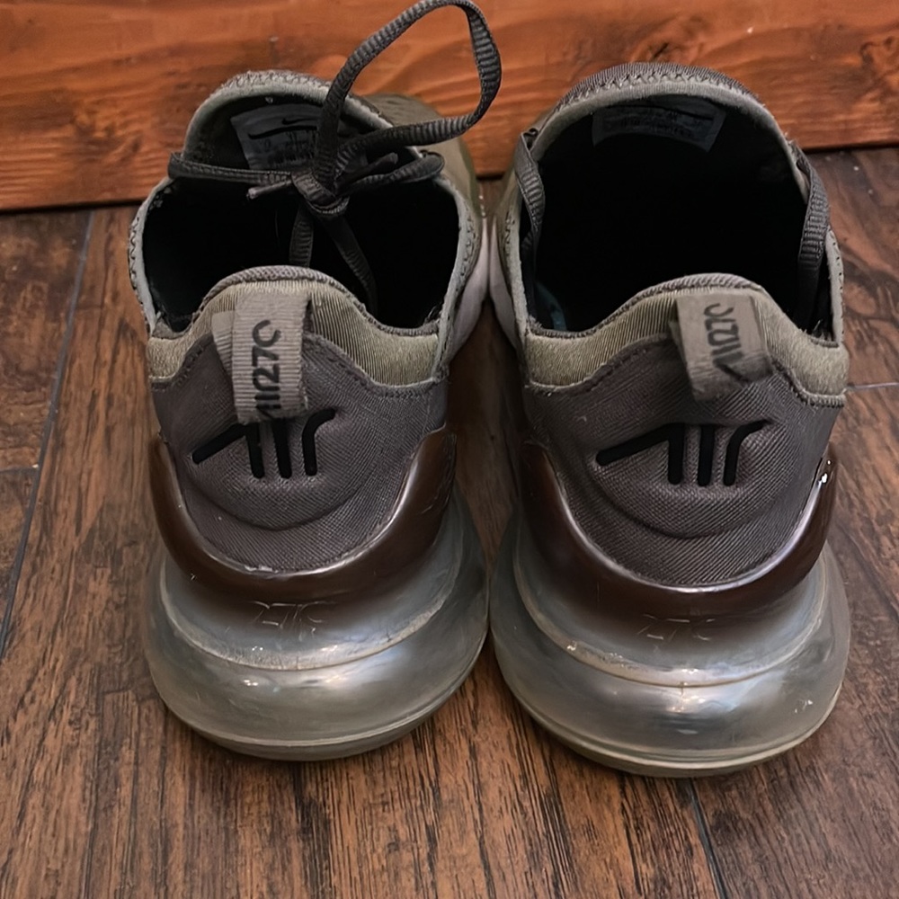 Nike - Picture 3 of 4